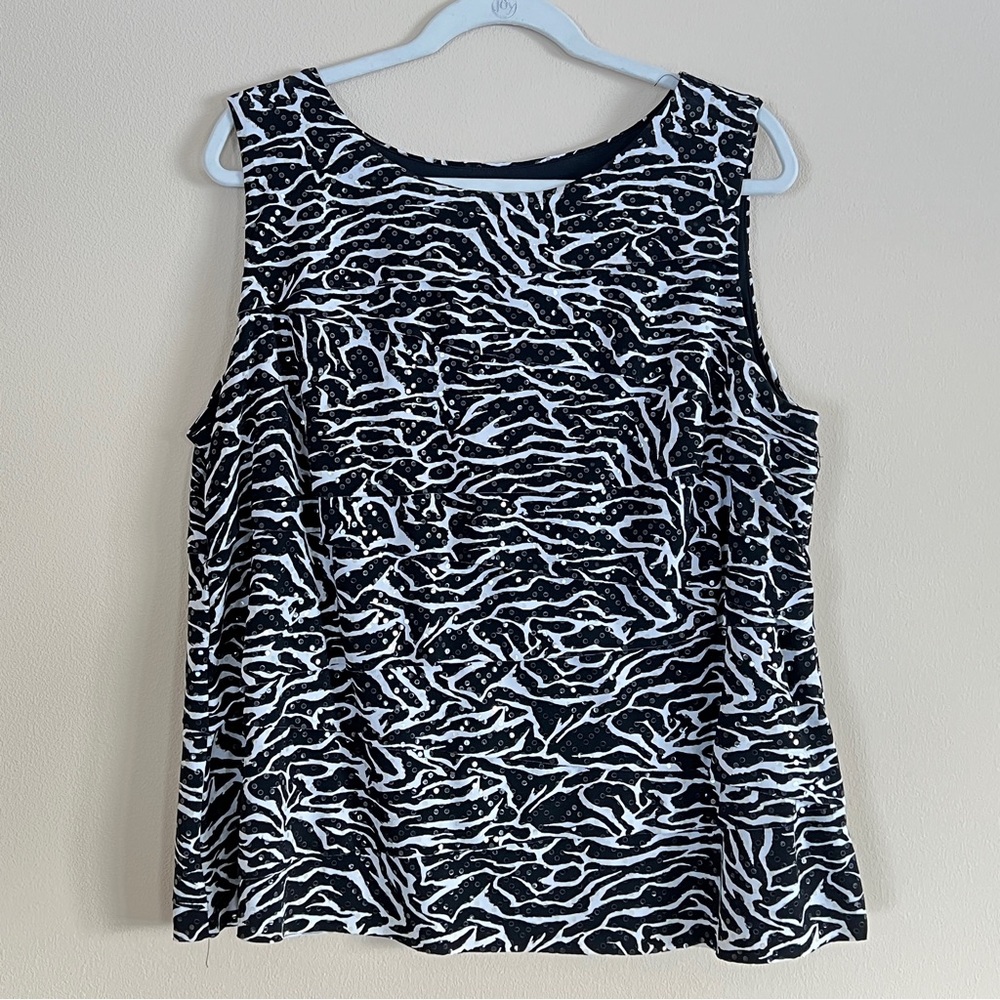 Dressbarn Collection Women's 2X Sleeveless Black and White Animal Print Blouse